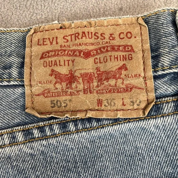VTG Levis 505 Jeans Mens 36x30 Straight Fit Classic Denim Medium Wash - Picture 5 of 11